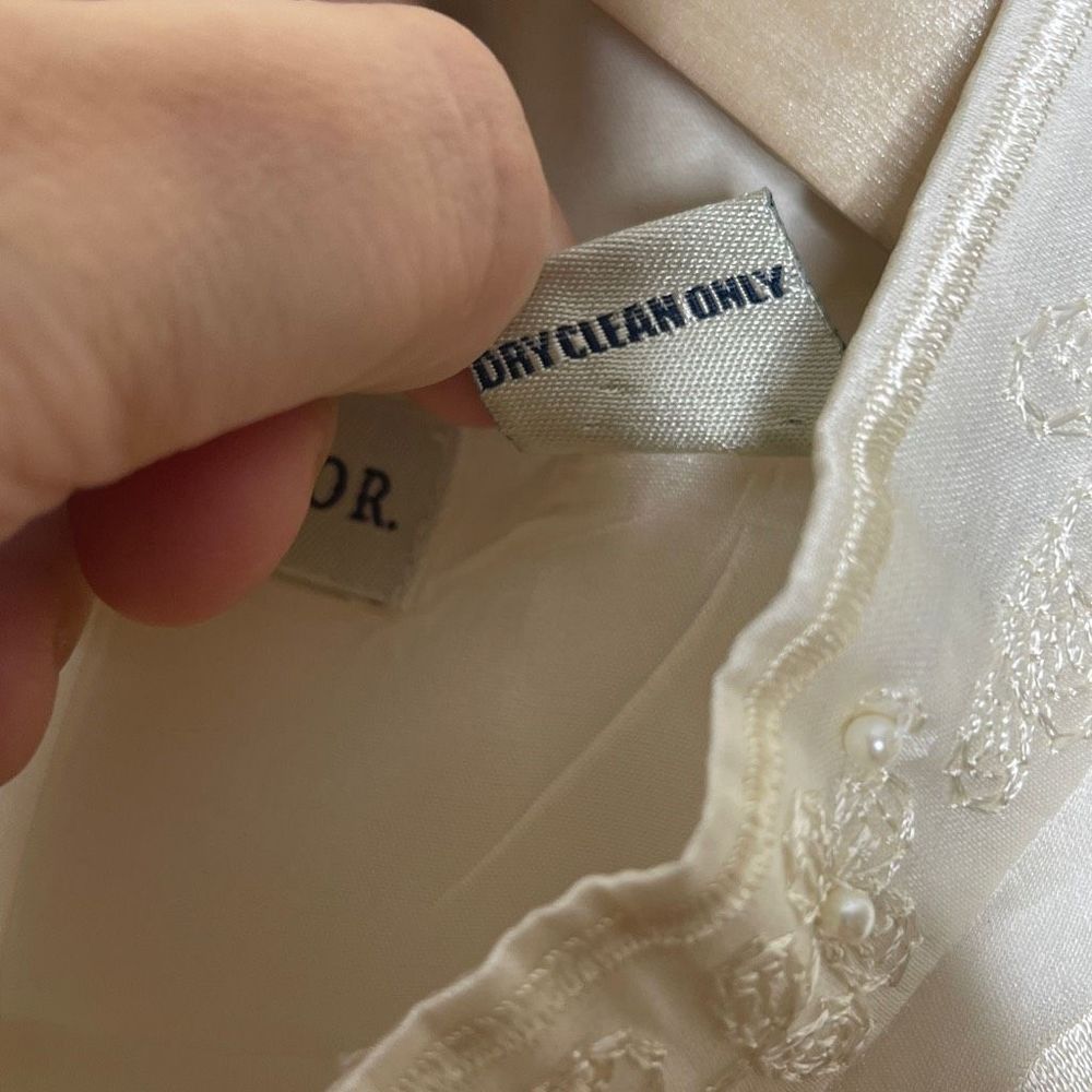 vintage embroidered 100% silk top - Picture 5 of 9